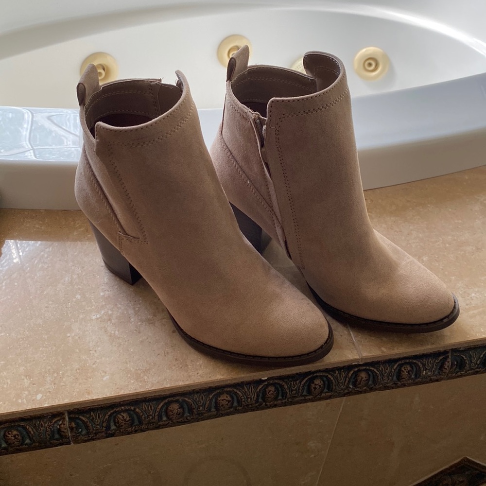 Ankle boots nwot